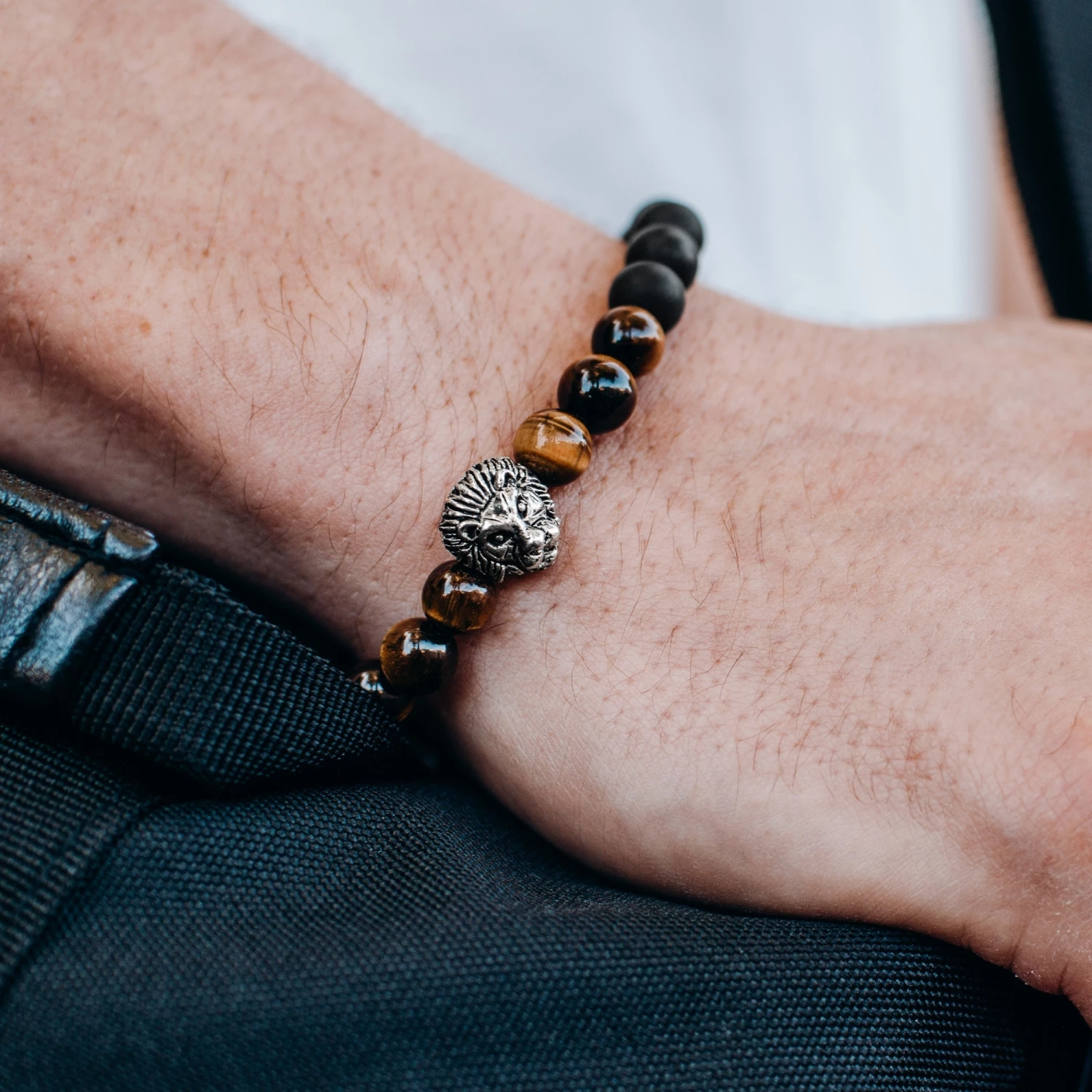 Neshraw Black Onyx & Red Tiger's Eye Lion Bracelet 4 Neshraw Black Onyx & Red Tiger's Eye Lion Bracelet - Image 4