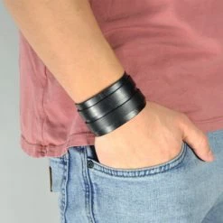 Collin Rowe Classic Black Leather Cuff Bracelet -MEN'S BRACELETS Sales Store sort stilrent 2 stribet l derarmba nd
